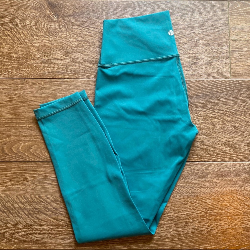 Brand new Lululemon Wonder under Luxtreme size 8